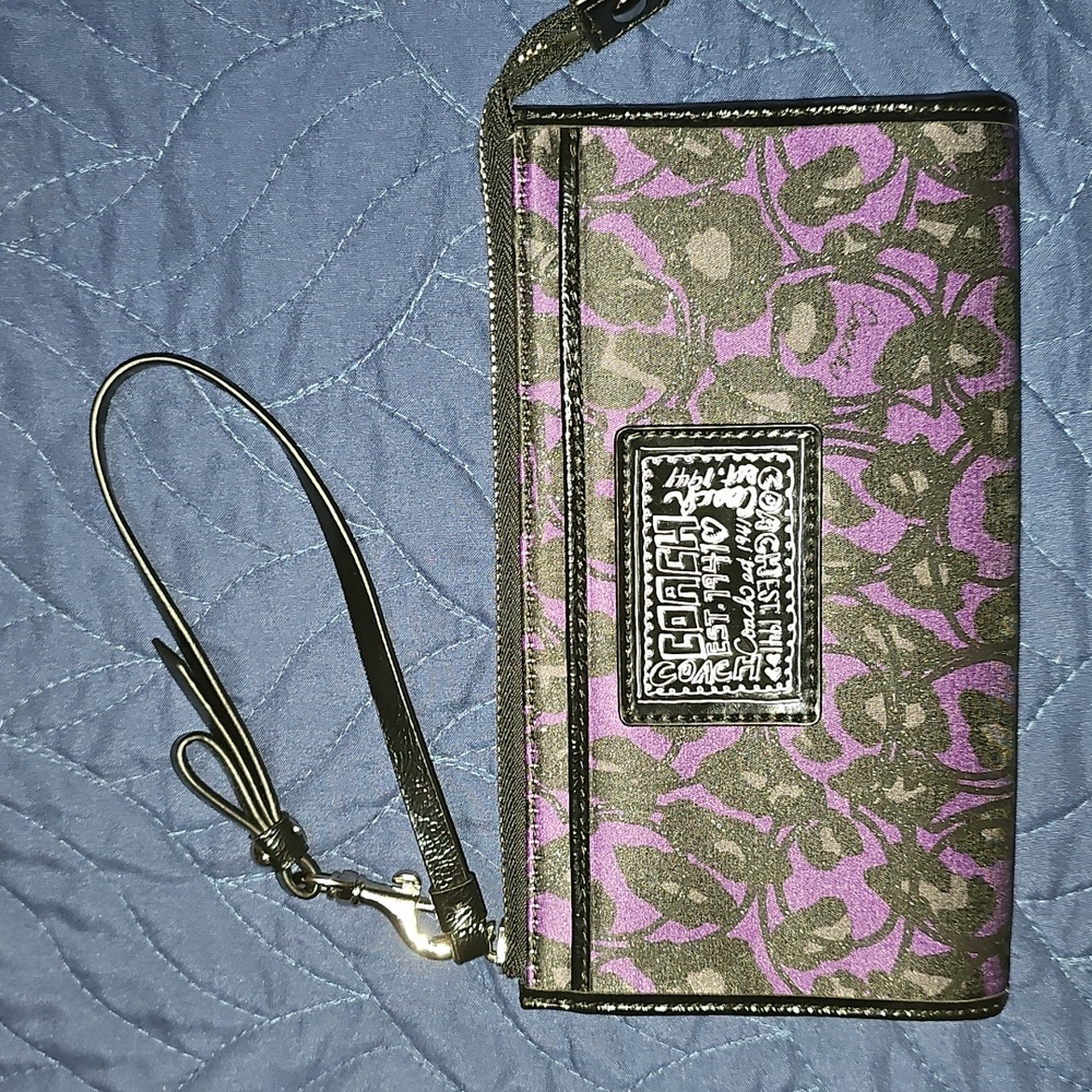 Coach Poppy Purple Ocelot Leopard Zip Around Wallet Coach Dusty Great Condition